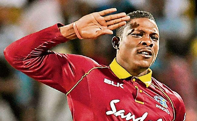 अपने अनोखे अंदाज के लिए हमेशा चर्चा में रहते हैं विंडीज के खिलाड़ी, सैल्यूट देकर जश्न मनाते हैं तेज गेंदबाज कॉट्रेल