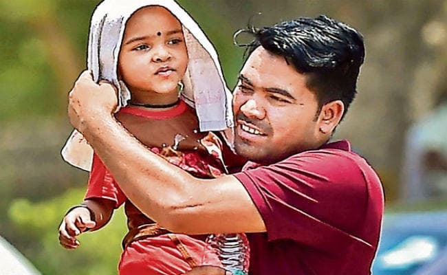 दिल्ली में 20 साल का रिकॉर्ड टूटा, पारा पहुंचा 48 के पार, दक्षिण में तूफान का खतरा, उत्तर में झुलसाती गर्मी का संकट