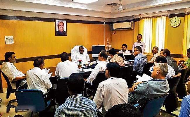 पटना : उद्योग मंत्री श्याम रजक ने की योजना की समीक्षा, कहा- एससी-एसटी उद्यमियों को प्रमंडल स्तर पर प्रशिक्षण