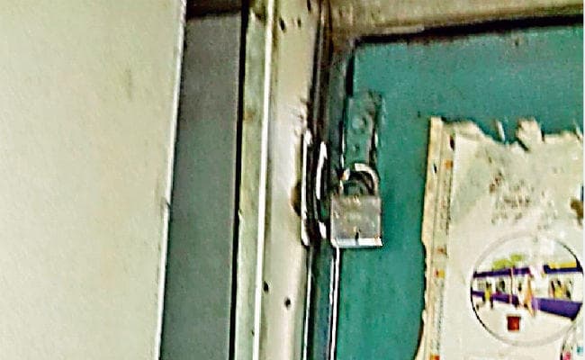 पाटलिपुत्रा ट्रेन की बोगी में एसी खराब, लगाया ताला, गोरखपुर मौर्य एक्सप्रेस कल घंटों लेट से आयेगी रांची