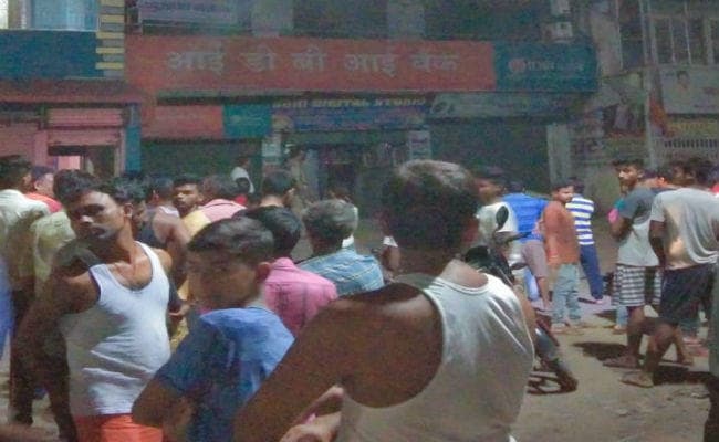 बड़कागांव आईडीबीआई बैंक में आग लगने से लाखों का नुकसान
