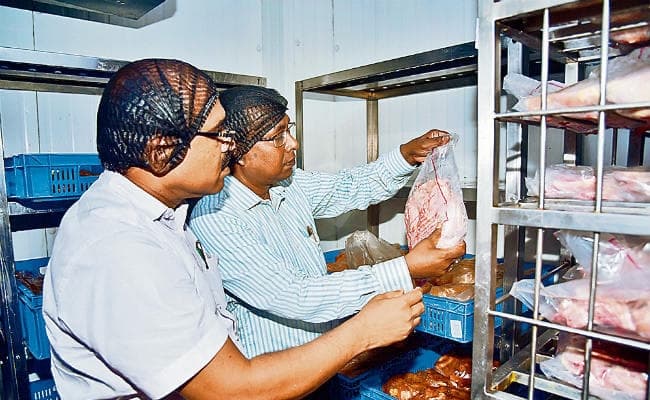 पटना : केएफसी के चिकन में लगा था खून, छापेमारी में हुआ खुलासा, 74 पैकेट किये गये जब्त