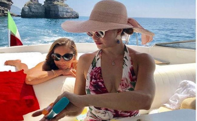 जैकलीन फर्नांडीज की फोटो देख सोशल मीडिया पर मची सनसनी, तसवीर हुई वायरल