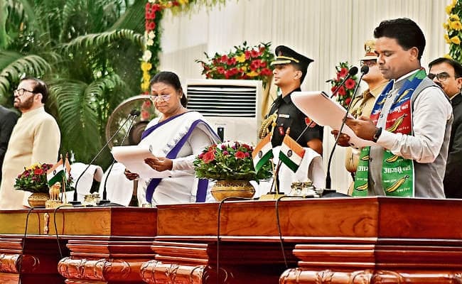रांची : आजसू के सहिस बने मंत्री, राज्यपाल द्रौपदी मुर्मू ने दिलायी शपथ, छह महीने रहेंगे