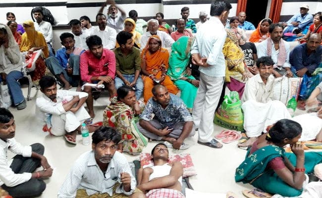 जूनियर डॉक्टरों की हड़ताल से चरमरायी स्वास्थ्य सेवा, मरीज को लेकर हलकान हो रहे परिजन