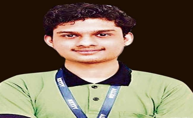 जेइइ एडवांस्ड में हाजीपुर के अर्चित थर्ड टॉपर, लड़कियों में पटना की आकृति गुवाहाटी जोन की टॉपर