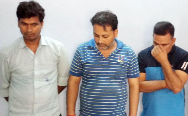 गया में सेक्स रैकेट का भंडाफोड़ : बहुरानी होटल में छापेमारी में आपत्तिजनक हालत में दो महिलाएं और तीन पुरुष गिरफ्तार