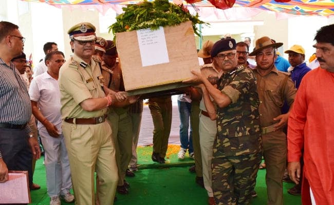सरायकेला में डीजीपी ने की उच्चस्तरीय बैठक, नक्सलियों के खात्मे की रणनीति बनायी