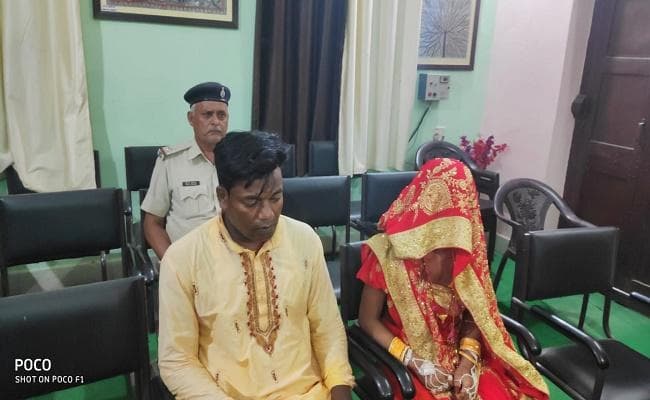 नाबालिग से विवाह करने के मामले में शिक्षक गिरफ्तार