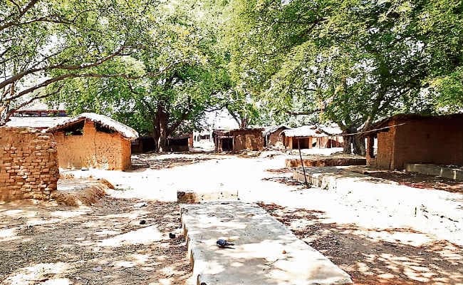 कुकड़ू हाट में नक्सली हमला : गांव से लेकर सड़क तक अघोषित कर्फ्यू