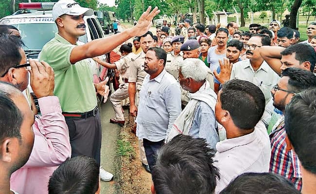 मेसरा : सेना पर हनुमान की प्रतिमा गिराने का लगाया आरोप