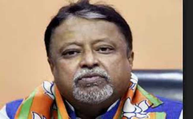 मुख्यमंत्री दें इस्तीफा : मुकुल