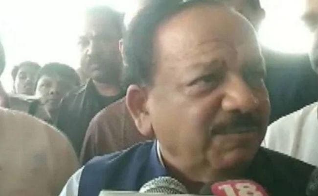 चमकी बुखार : जांच रिपोर्ट देखने के बाद हर्षवर्धन का एलान, एसकेएमसीएच में 100 बेडों का पीआइसीयू व रिसर्च सेंटर खुलेगा