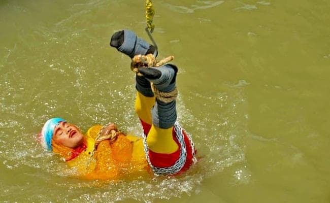 नामचीन जादूगर हुडिनी की मशहूर ट्रिक दोहराने के प्रयास में डूबा भारतीय जादूगर मैंड्रेक