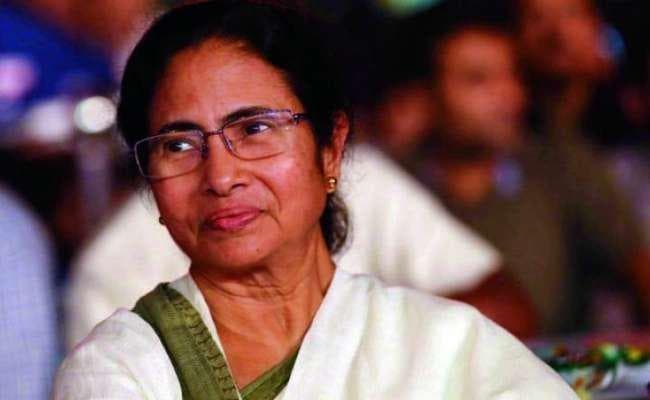 सीएम ने की परिबाहा मुखोपाध्याय से मुलाकात