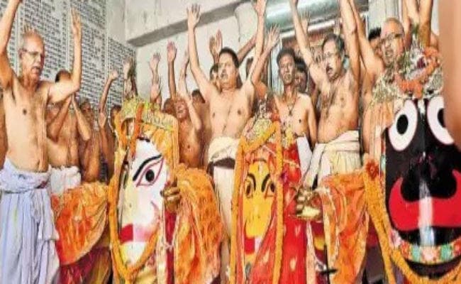चार जुलाई को रथ यात्रा: प्रभु जगन्नाथ, बलभद्र और सुभद्रा का महास्नान, एकांतवास में गये