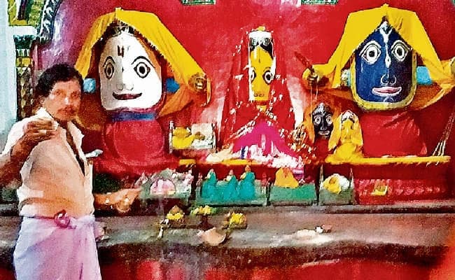 रातू : जगन्नाथ स्वामी गये एकांतवास पर