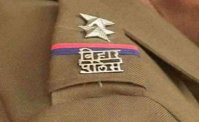 ट्रक छोड़ने के नाम पर 2 लाख मांगने वाला बारुण थानाध्यक्ष गिरफ्तार