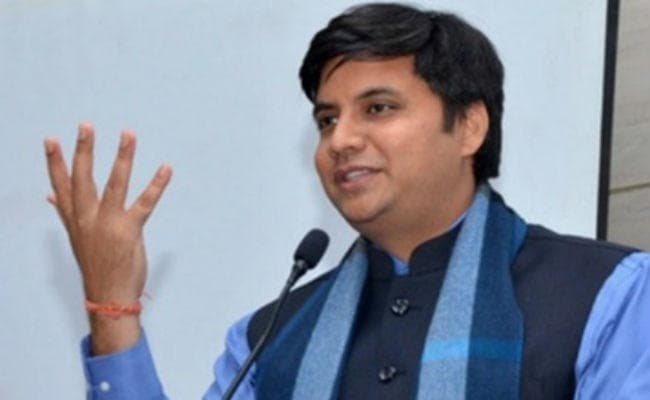 छत्तीसगढ़ : डॉ रमन सिंह के बेटे अभिषेक सिंह समेत 20 लोगों के खिलाफ धोखाधड़ी का केस दर्ज