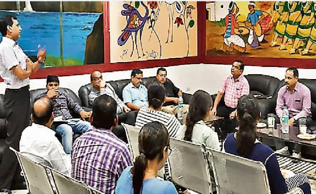 रांची रेलवे स्टेशन बनेगा इको स्मार्ट, स्टेशन परिसर में हुई बैठक में एडीआरएम इंफ्रा ने दी जानकारी