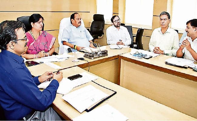 रांची : मुख्यमंत्री ने दिया निर्देश, स्थानीय भाषा के शिक्षकों की भी नियुक्ति करें