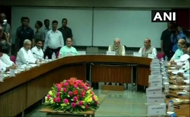 PM मोदी की अध्यक्षता में ‘एक देश एक चुनाव’ सहित अन्य मुद्दों पर सर्वदलीय बैठक शुरू, कांग्रेस नहीं हुई शामिल