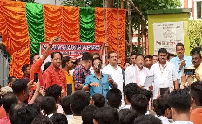 मिशन बंगाल के तहत और विधायकों को तलाश रही भाजपा, जानें विधानसभा में पार्टी की स्थिति