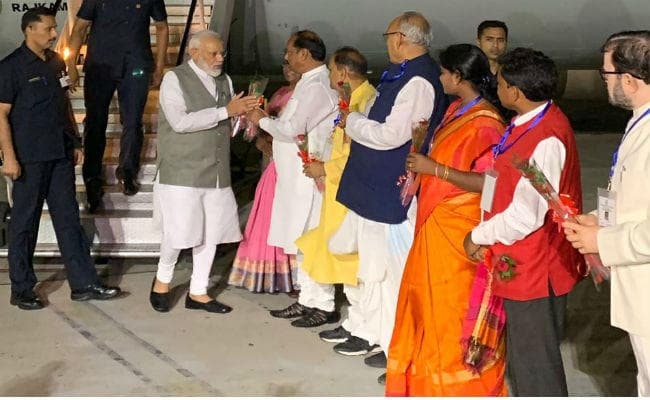 योग दिवस मुख्‍य समारोह में शामिल होने PM मोदी पहुंचे रांची, शुक्रवार को करेंगे योग