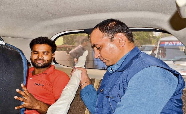 एनआइए  टीम की छापेमारी, पूर्व एमएलसी हुलास के घर से राइफल बरामद