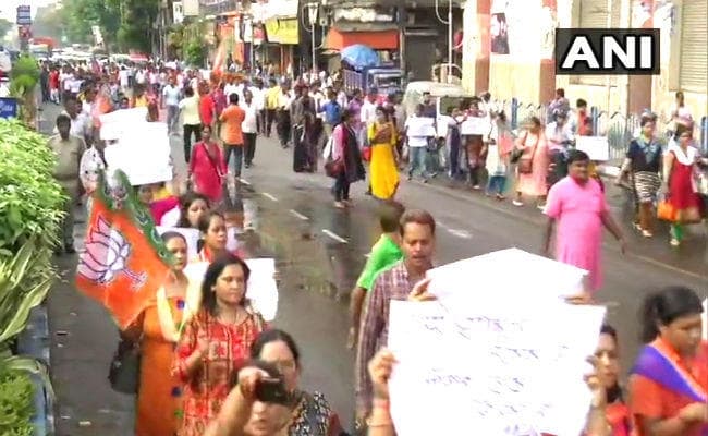पश्चिम बंगाल : भाटपाड़ा हिंसा के खिलाफ सड़क पर उतरी भाजपा, सीबीआई जांच की मांग