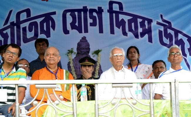 पश्चिम बंगाल : राज्यपाल ने की भाटपाड़ा में हिंसा की निंदा, सभी से शांति का किया आह्वान