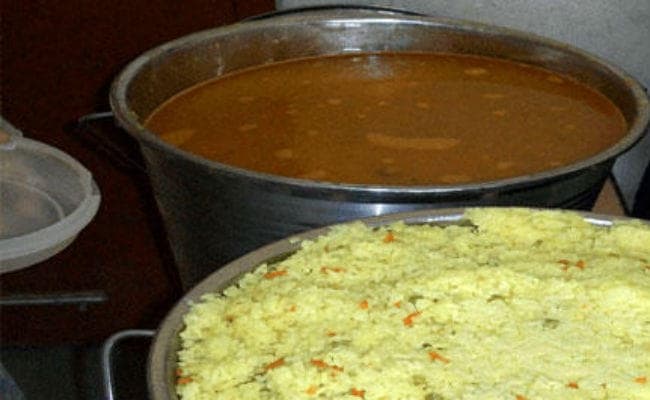 विषाक्त भोजन खाने से कर्नाटक में 137 छात्र अस्पताल में भर्ती, कई की हालत गंभीर