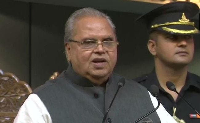 ''घाटी में गोलियां चलेंगी तो सुरक्षा बल भी जवाबी गोलीबारी करेंगे, गुलदस्ता भेंट नहीं करेंगे''