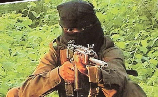 सोनुआ : उप प्रमुख के घर नक्सली हमला मकान व गाड़ी में लगायी आग