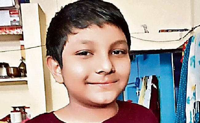 रांची : न्यूक्लियस मॉल के तीसरे तल्ले से छात्र गिरा, मौत