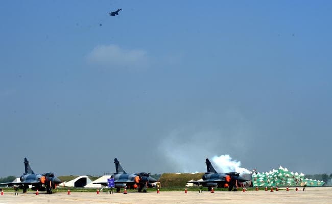 कारगिल युद्ध की 20वीं वर्षगांठ : वायुसेना ने ग्वालियर हवाई अड्डे को ‘युद्ध थियेटर’ में बदला