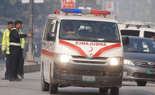 पाकिस्तान में सिंधु नदी में वाहन गिरने से 14 लोग डूबे