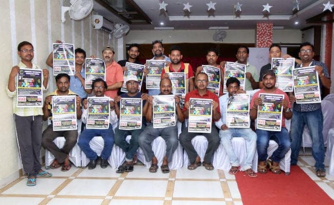 लोहरदगा में फोटोग्राफिक एसोसिएशन ने लॉन्‍च किया झारखंड इमेजिंग एक्सपो-2019 का पोस्टर