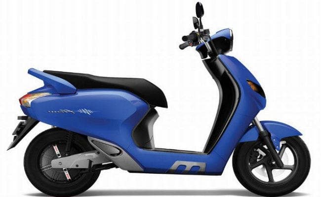 ''पेट्रोल, डीजल से चलने वाले दुपहिया, तिपहिया को एकदम इलेक्ट्रिक वाहनों में बदलना आसान नहीं''