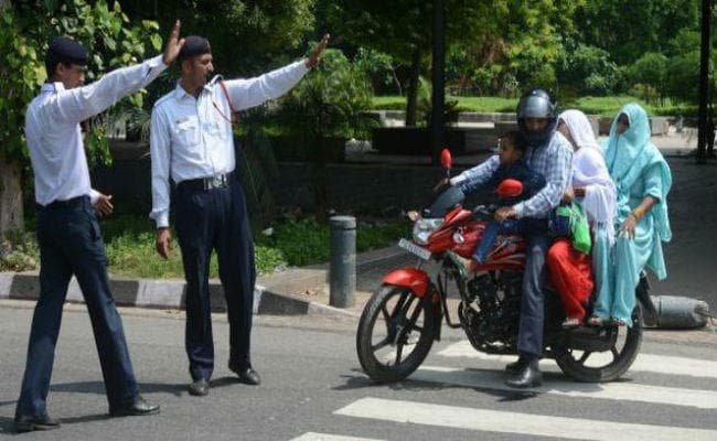ट्रैफिक रूल्स तोड़ने वालों की अब खैर नहीं, भरना पड़ सकता है 10 हजार रुपये तक का जुर्माना