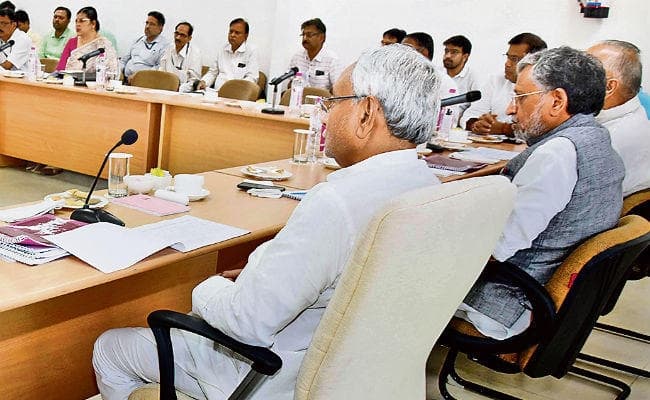 पटना : पहाड़ को बचाने व वाहनों के प्रदूषण रोकने के हों उपाय