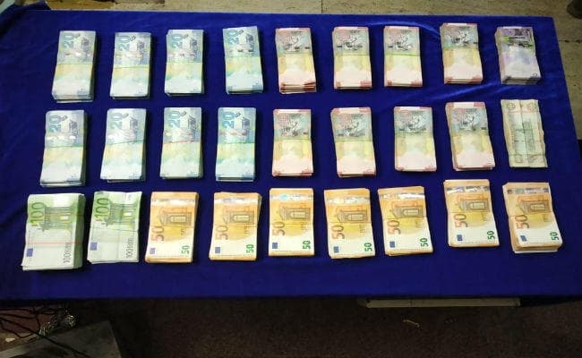 चेन्नई हवाई अड्डे से 99.5 लाख रुपये बरामद