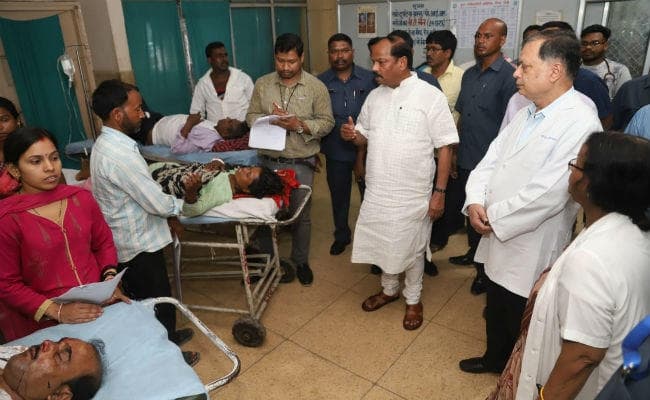 CM रघुवर ने किया RIMS का औचक निरीक्षण, कहा- मरीजों को मिले निजी अस्पताल जैसी व्यवस्था