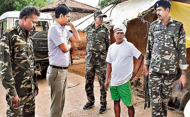 पत्थलगड़ी में नामजद 20 पर ठोस कार्रवाई नहीं, चार अफसरों को शो कॉज का निर्देश