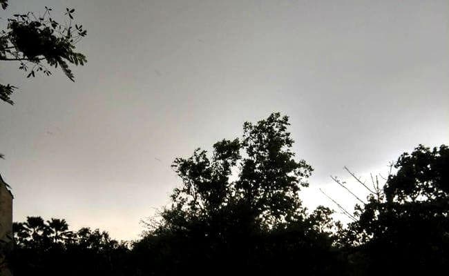 मौसम अलर्ट : बिहार के 14 जिलों में आज होगी झमाझम बारिश, गर्मी से मिलेगी राहत, ...जानें किन-किन जिलों में होगी बारिश