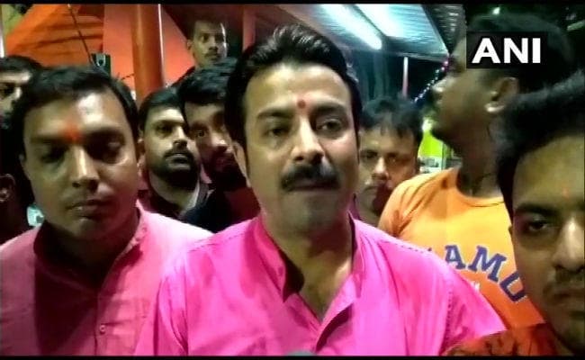 पश्चिम बंगाल : अब बीच सड़क पर हर मंगलवार गूंजेगा हनुमान चालीसा का पाठ, देखें वीडियो