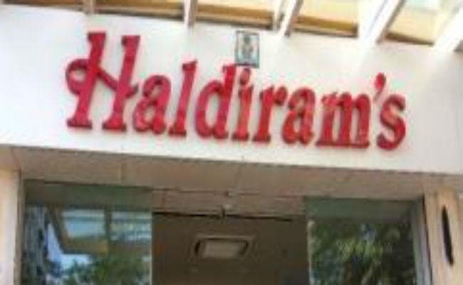 केक खाते ही बच्चे को हुई थी उल्टी, हल्दीराम रेस्टोरेंट सील