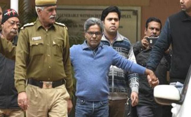 अगस्ता वेस्टलैंड मामलाः राजीव सक्सेना की विदेश यात्रा पर सुप्रीम कोर्ट ने लगायी रोक