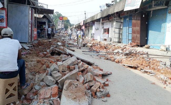 सिमडेगा : प्रशासन ने चलाया अतिक्रमण हटाओ अभियान, लोगों ने सराहा