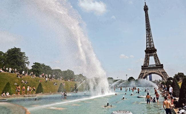 भारत ही नहीं, गर्मी से यूरोप भी बेहाल चल रही लू, फ्रांस में 45 डिग्री पर पहुंचा पारा